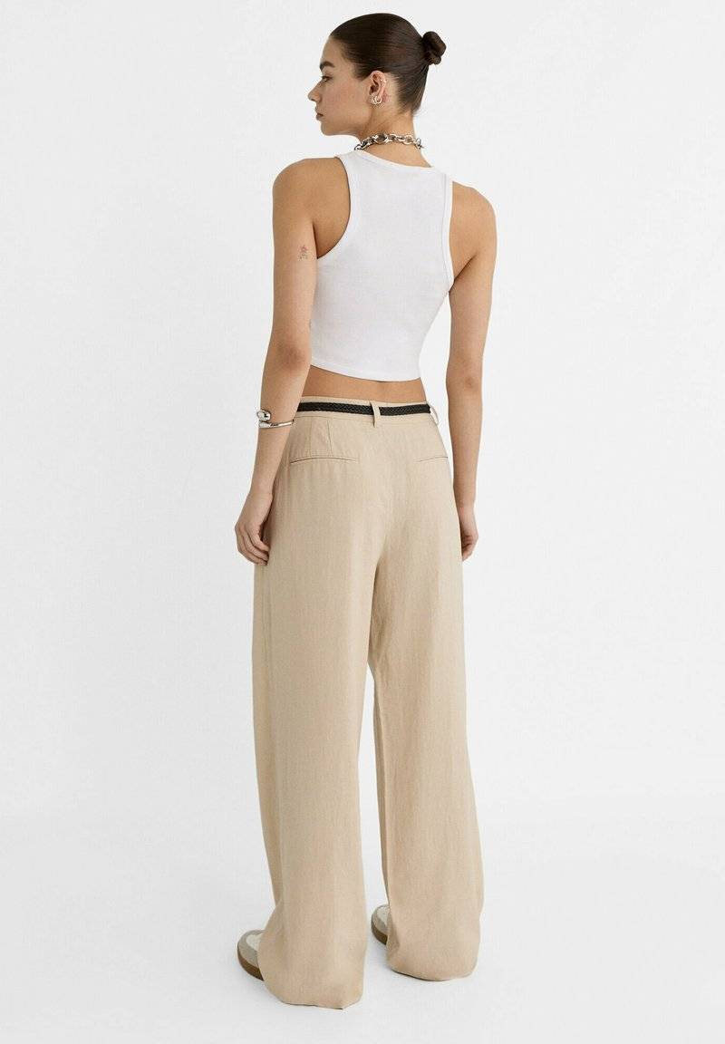 Stradivarius Stradivarius WITH BELT - Trousers - beige Clearance-Verkauf