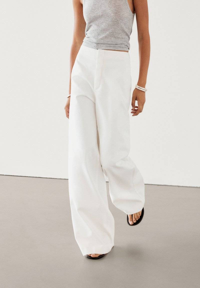 Massimo Dutti Massimo Dutti HIGH-WAIST FLARED - Trousers - white Speichern exportieren