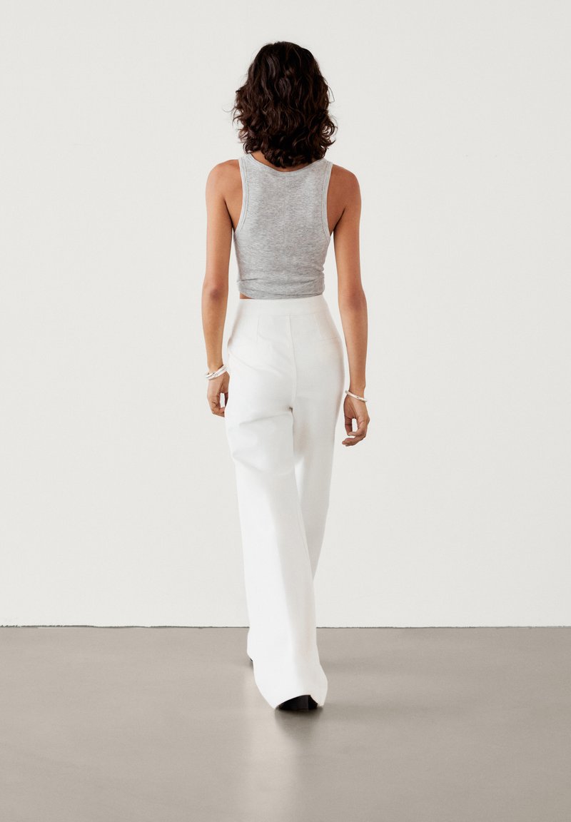 Massimo Dutti Massimo Dutti HIGH-WAIST FLARED - Trousers - white Speichern exportieren