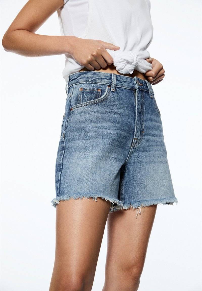 PULL&BEAR PULL&BEAR HIGH-WAIST - BERMUDA - Denim shorts - blue denim Black Friday Preise