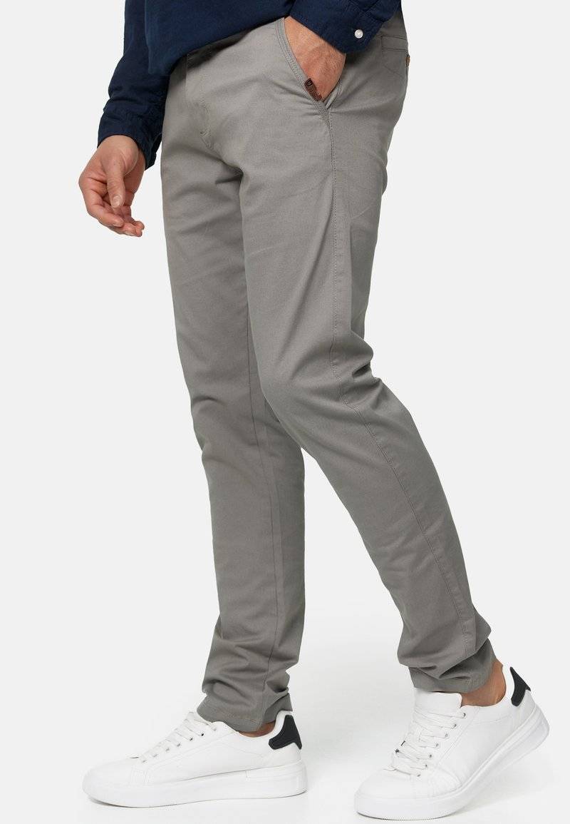 INDICODE JEANS INDICODE JEANS CHERRY - Chinos - light grey Rabatte dieses Monats