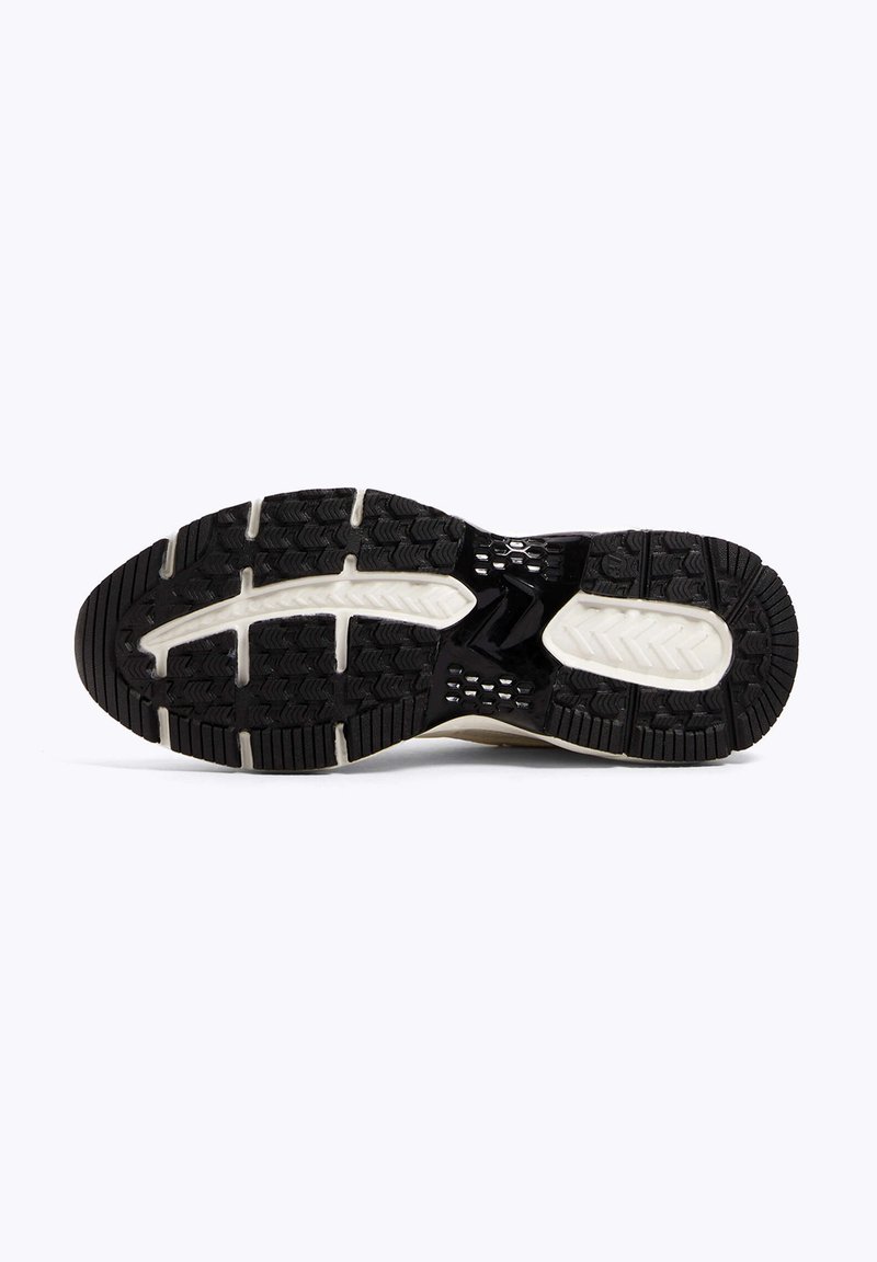 OYSHO OYSHO RETRO RUNNING - Training shoe - white Online Shopping