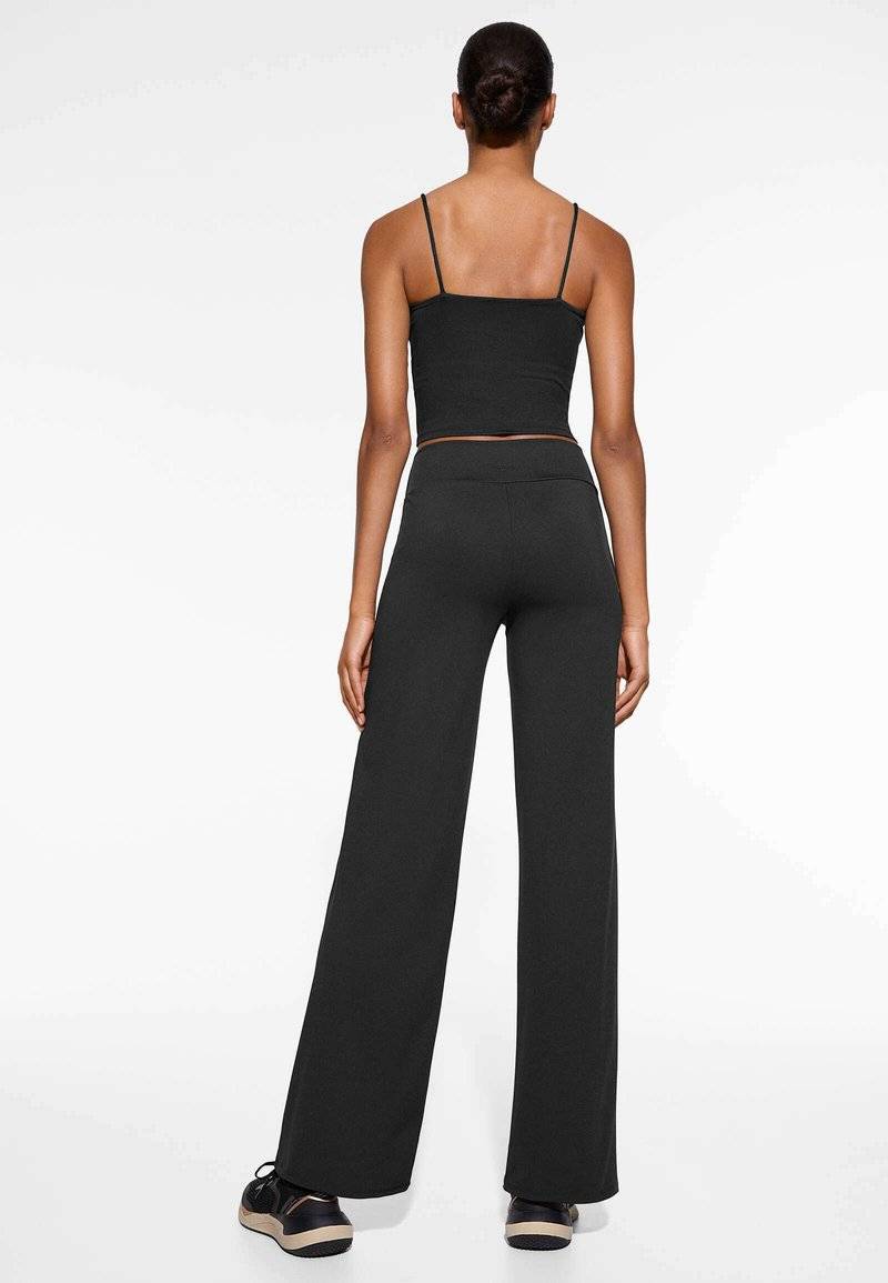 OYSHO OYSHO HIGH-RISE COMFORTLUX STRAIGHT-LEG - Trousers - black Black Friday