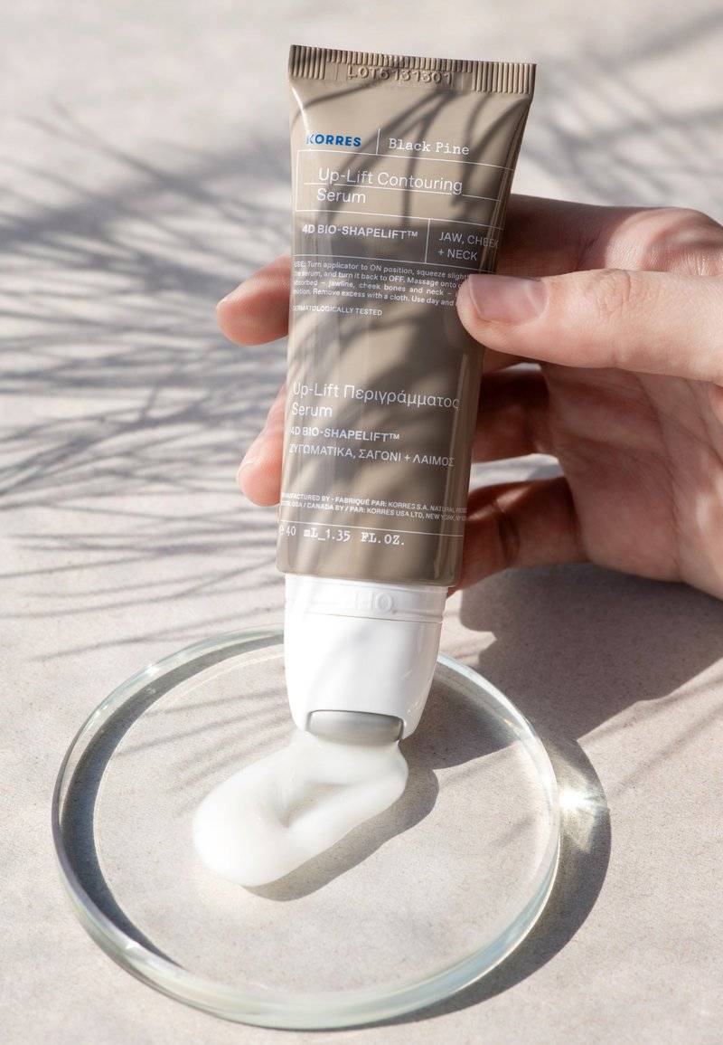 KORRES KORRES BLACK PINE 4D BIOSHAPELIFT™ FIRMING AND RE-CONTOURING SERUM - Serum Bestseller