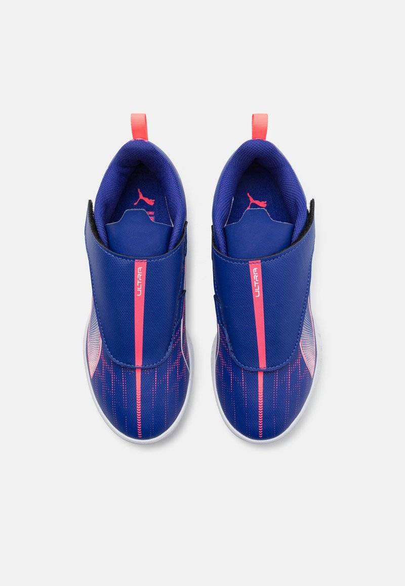 Puma Puma ULTRA 5 PLAY IT JR UNISEX - Indoor football boots Kostenloser Versand international
