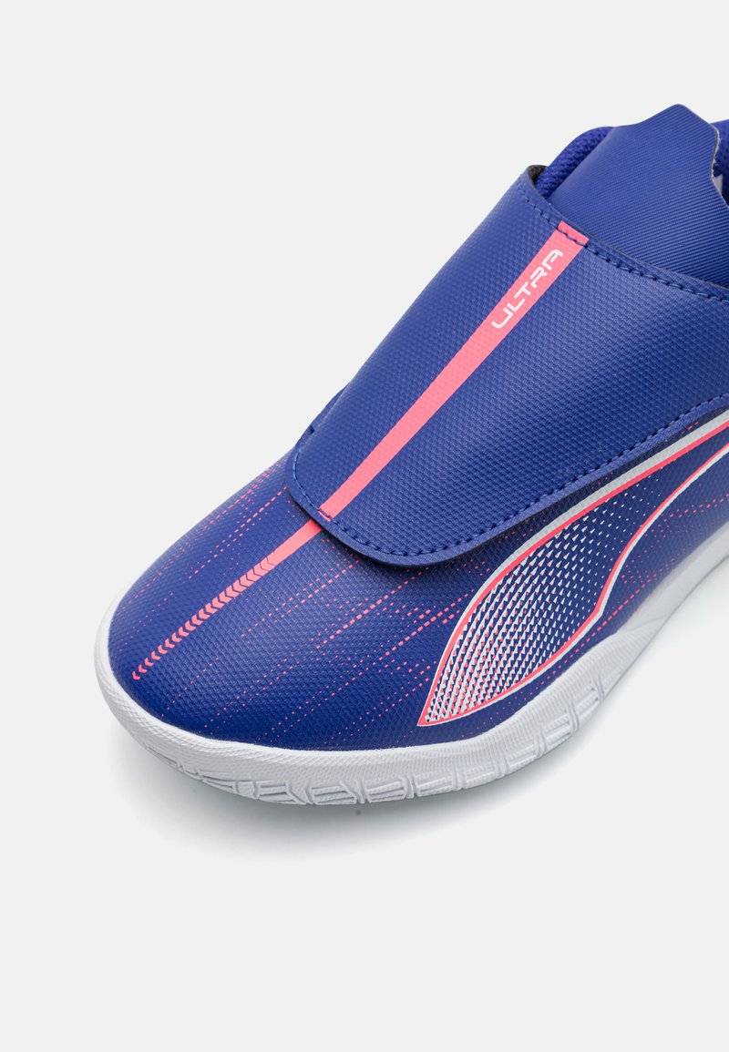 Puma Puma ULTRA 5 PLAY IT JR UNISEX - Indoor football boots Kostenloser Versand international
