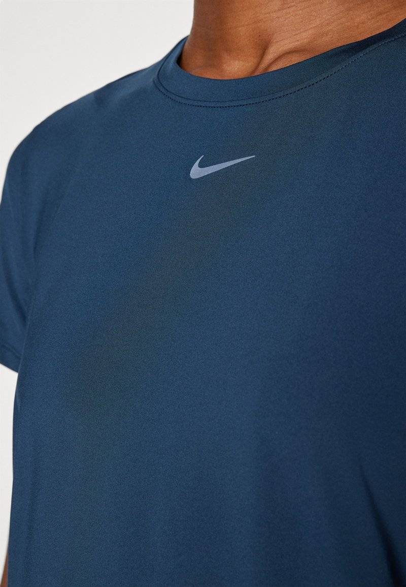 Nike Performance Nike Performance ONE CLASSIC TOP - Sports T-shirt Auslauf