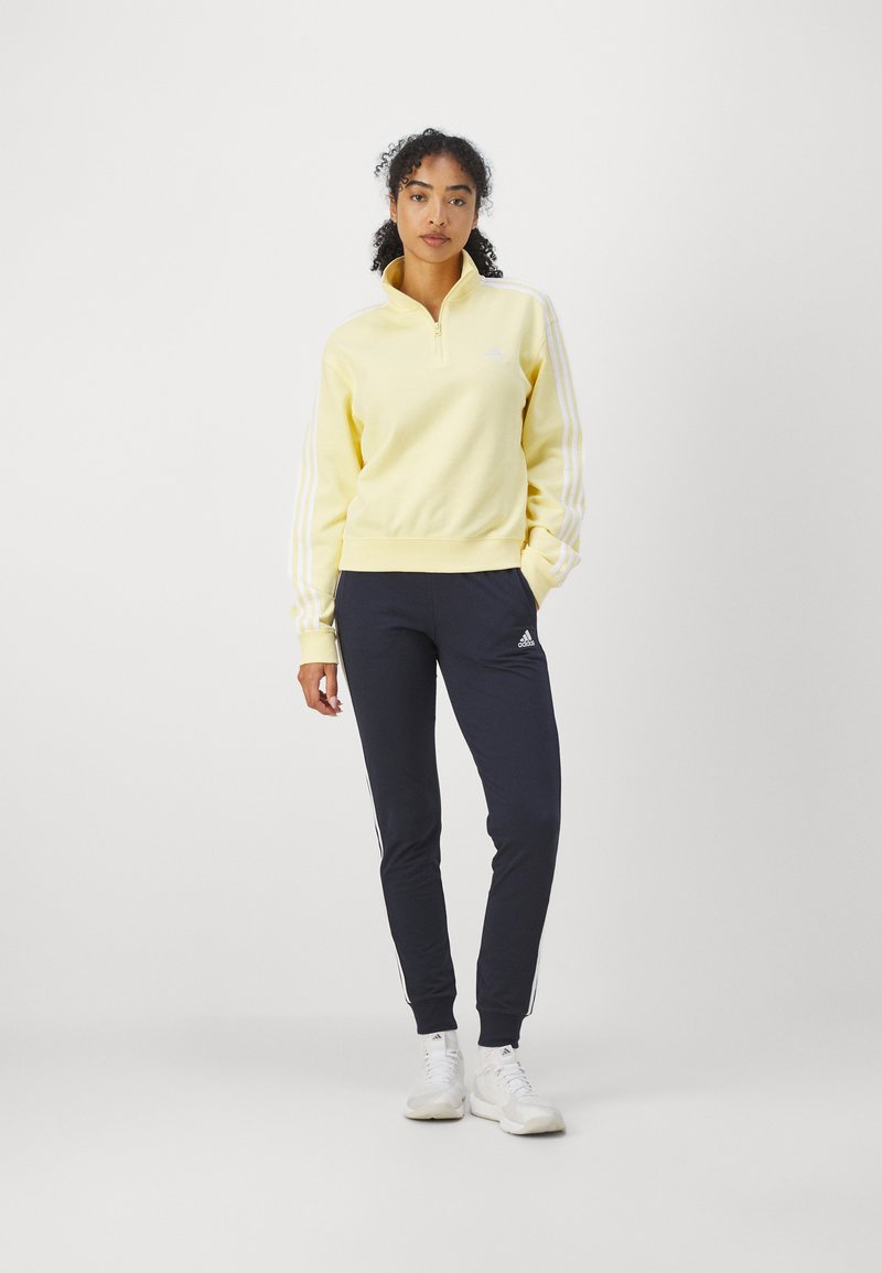 adidas Sportswear adidas Sportswear ESSENTIALS 3-STRIPES QUARTER ZIP - Sweatshirt - almost yellow Meist gekauft