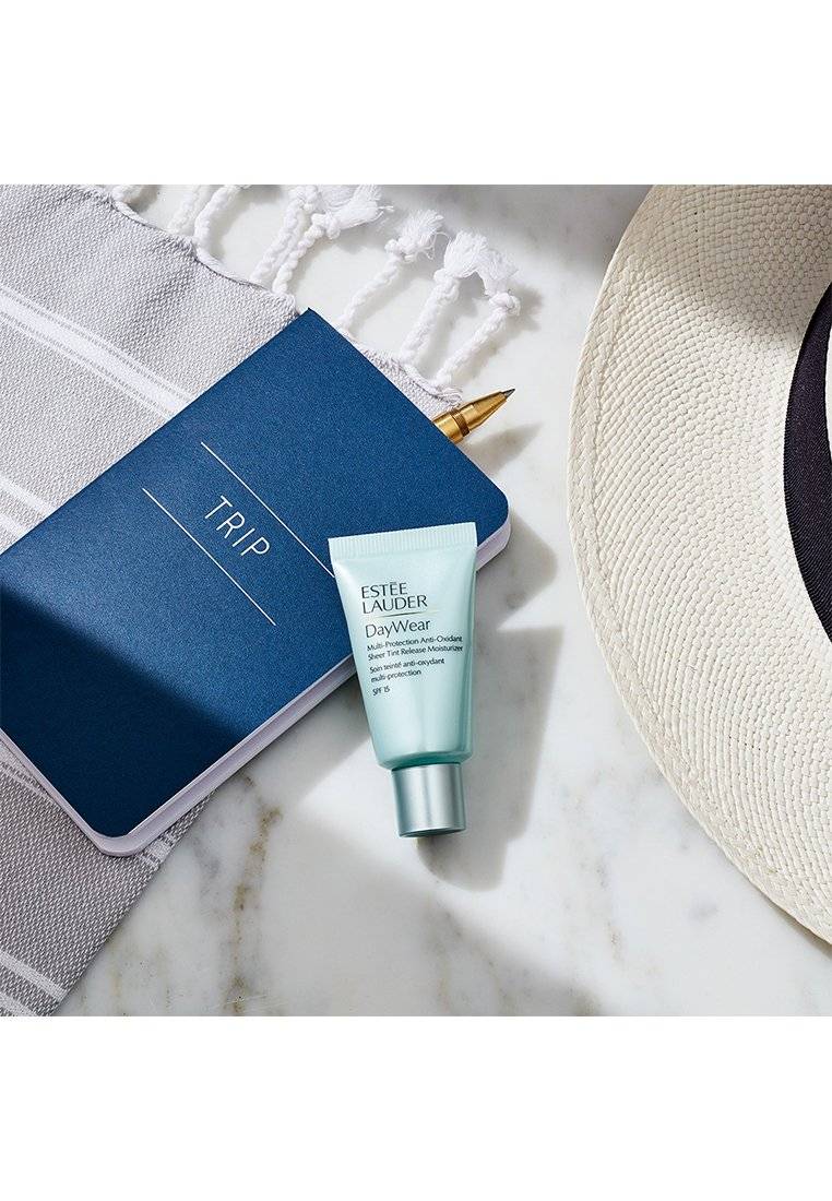 ESTÉE LAUDER ESTÉE LAUDER DAYWEAR SHEER TINT RELEASE ADVANCED MULTI-PROTECTION ANTI-OXIDANT MOISTURIZER SPF 15 - Face cream Bis zu 50% Rabatt