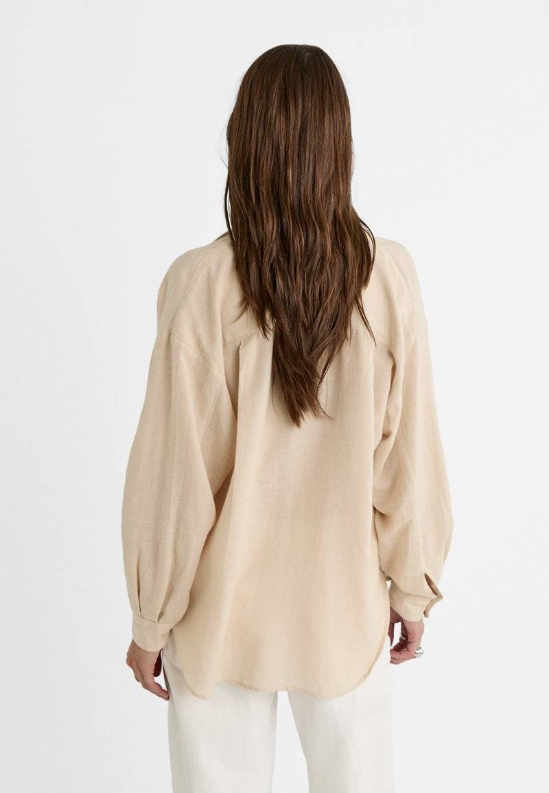 Stradivarius Stradivarius RUSTIKALES DAILY - Button-down blouse - beige Im Verkauf