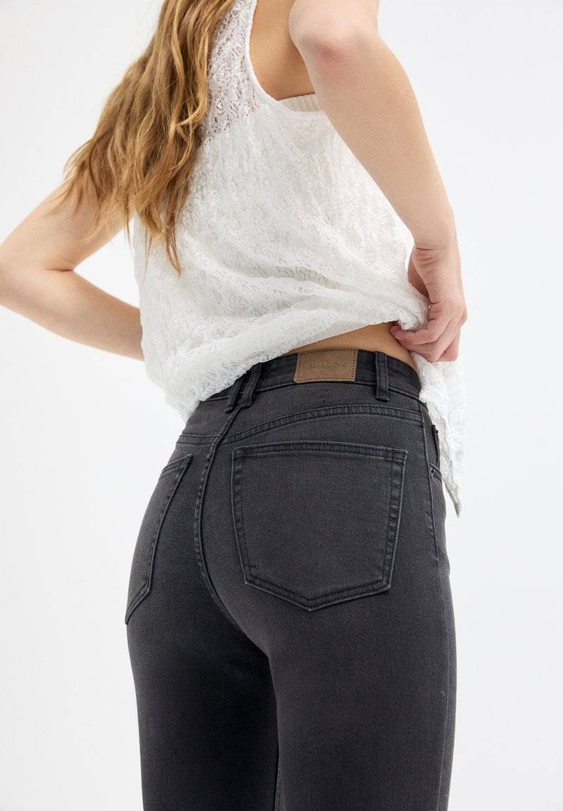 PULL&BEAR PULL&BEAR BASIC MOM COMFORT - Straight leg jeans - black 50% Rabatt für begrenzte Zeit