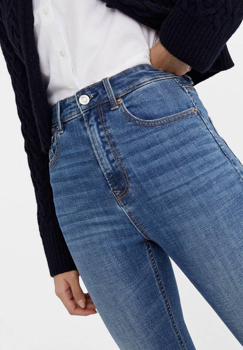 Stradivarius Stradivarius MIT SEHR HOHEM BUND - Jeans Skinny Fit - blue denim Hotsell