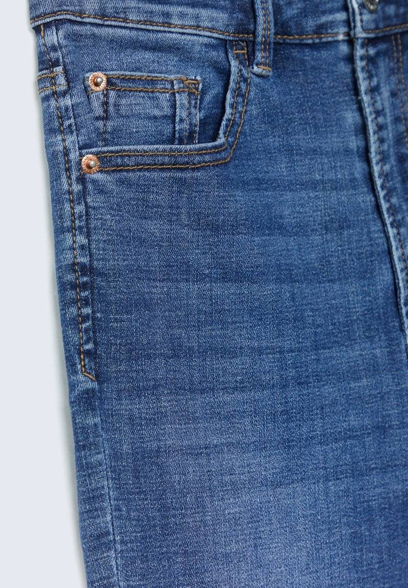 Stradivarius Stradivarius MIT SEHR HOHEM BUND - Jeans Skinny Fit - blue denim Hotsell