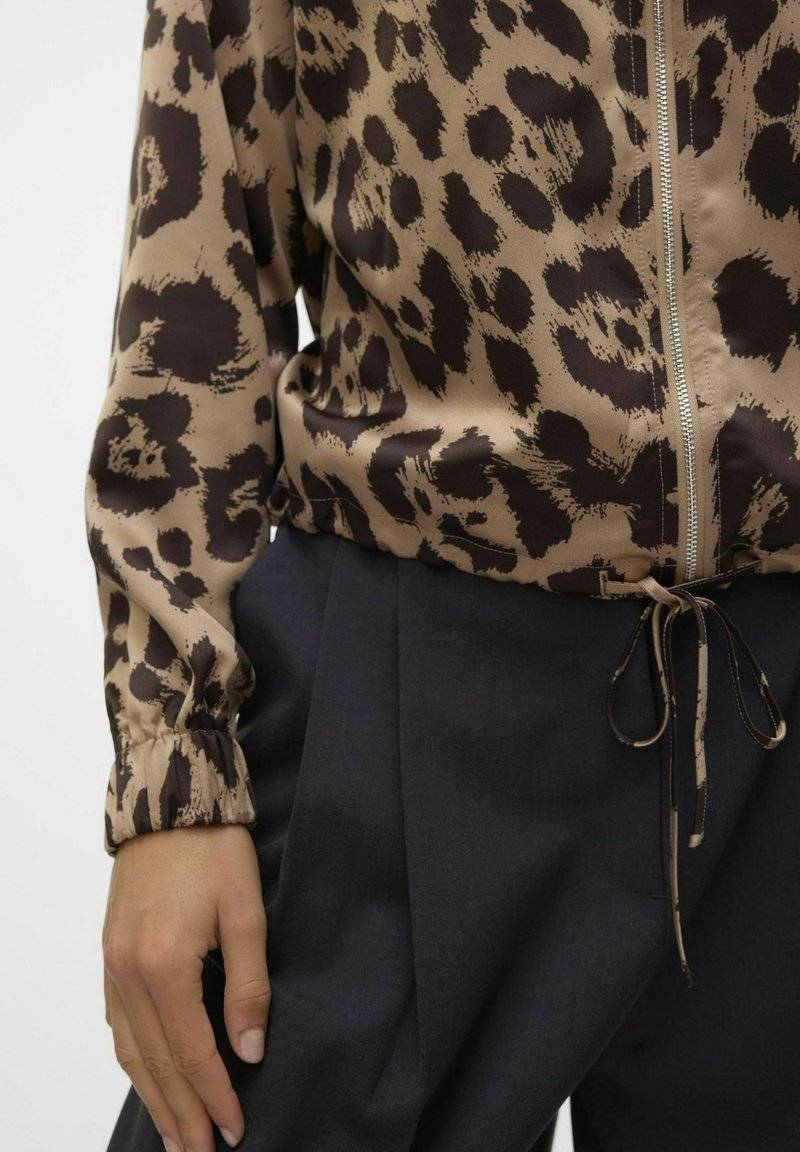 Vero Moda Vero Moda VMMERLE MANTEL - Summer jacket - silver mink Fabrikpreis