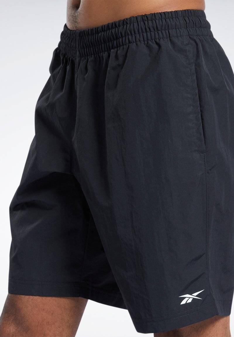 Reebok Reebok ID TRAIN UTILITY - Sports shorts - black Versandkostenfrei
