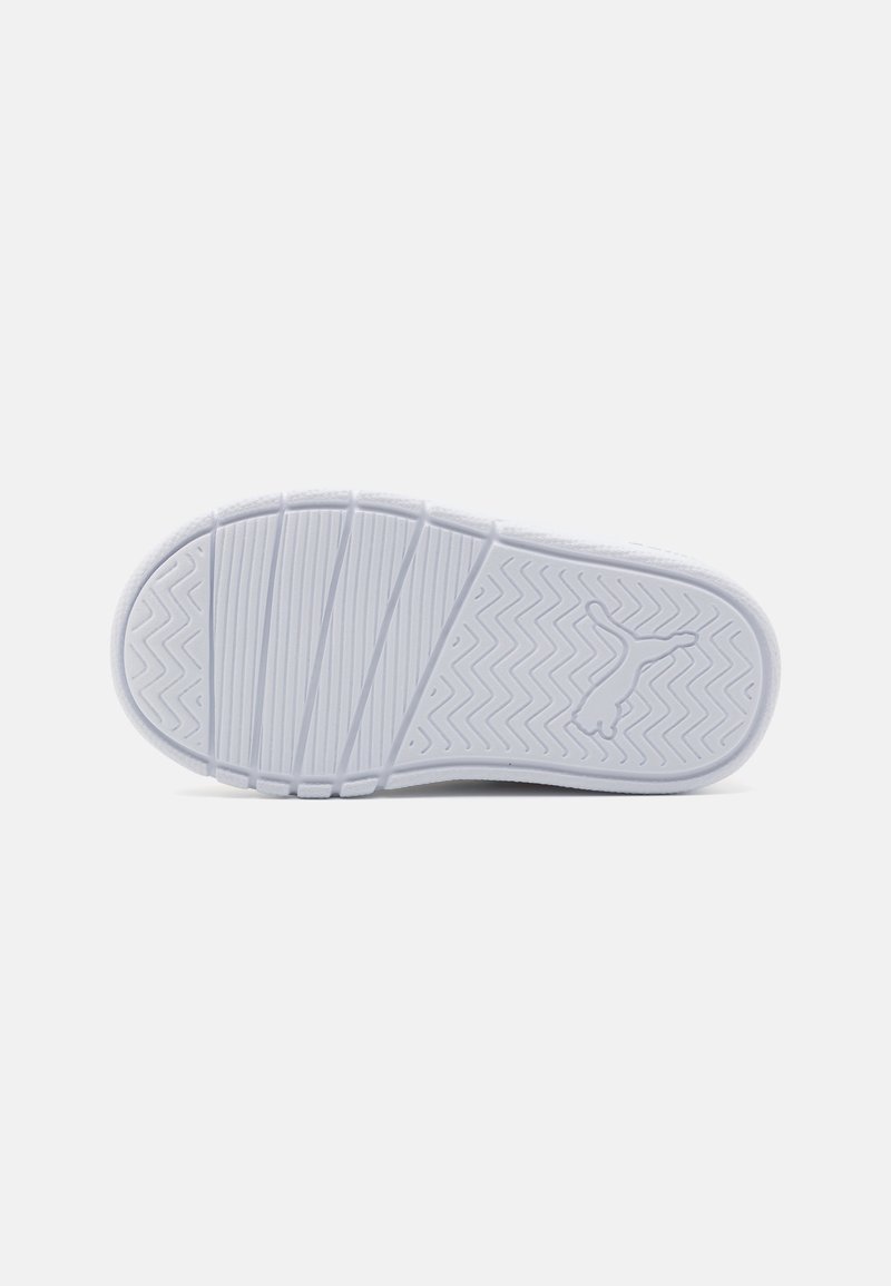 Puma Puma COURTFLEX V3 UNISEX - Walking trainers Neueste Mode