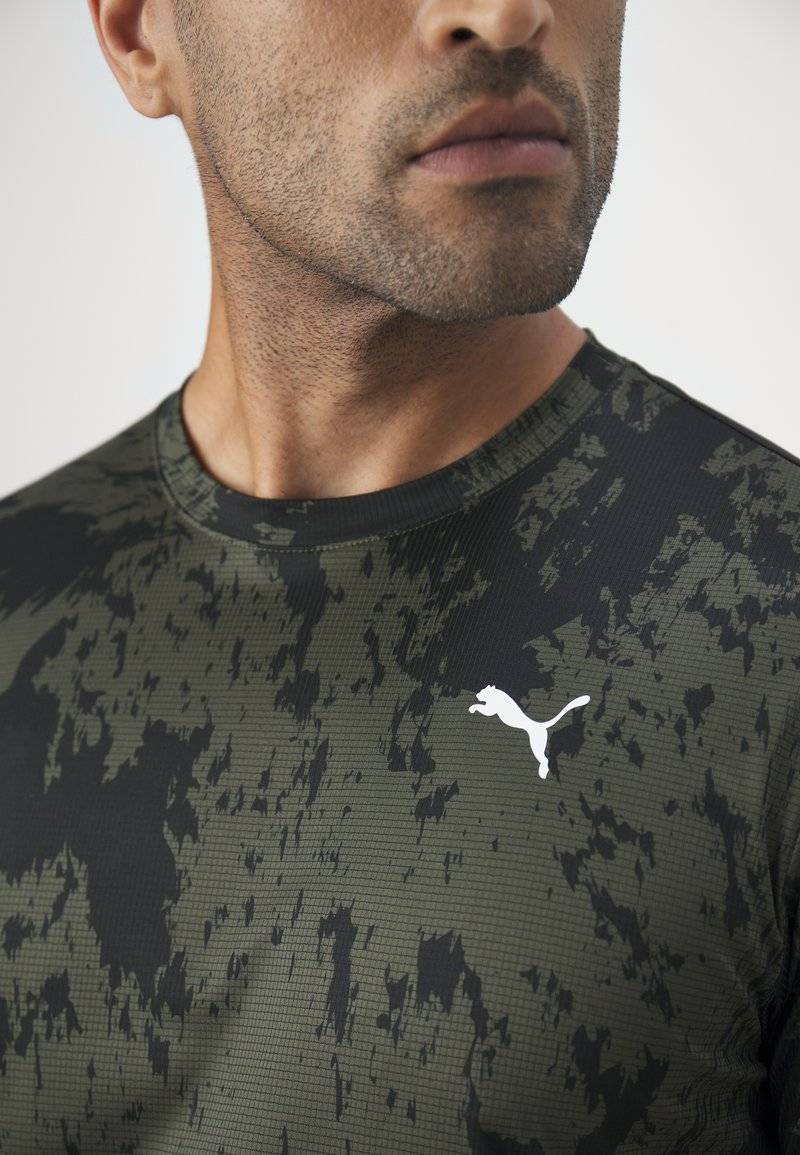Puma Puma TRAIN ALL DAY TEE - Print T-shirt - dark olive Hotsell