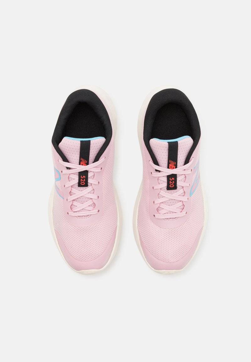 New Balance New Balance 520V8 UNISEX - Competition running shoes - mid century pink Blitzverkäufe