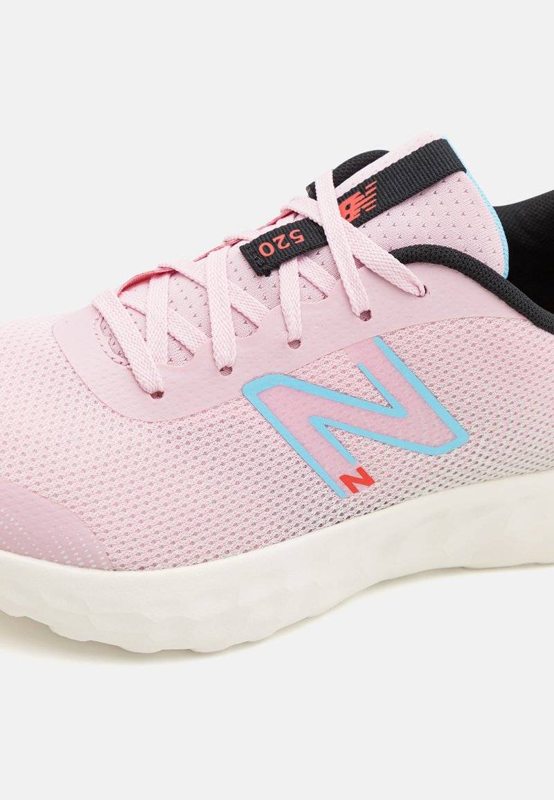 New Balance New Balance 520V8 UNISEX - Competition running shoes - mid century pink Blitzverkäufe