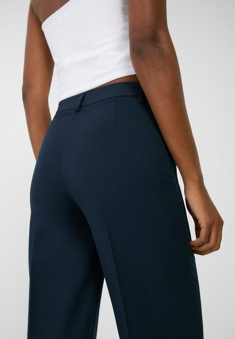 Stradivarius Stradivarius Trousers - dark blue Großer Ausverkauf