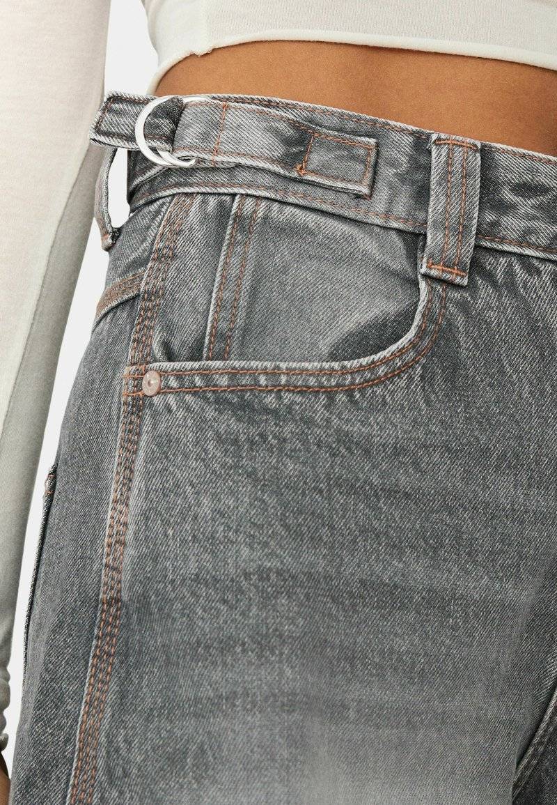 Bershka Bershka WIDE BALLOON CARPENTER - Relaxed fit jeans - grey Muttertagsangebot