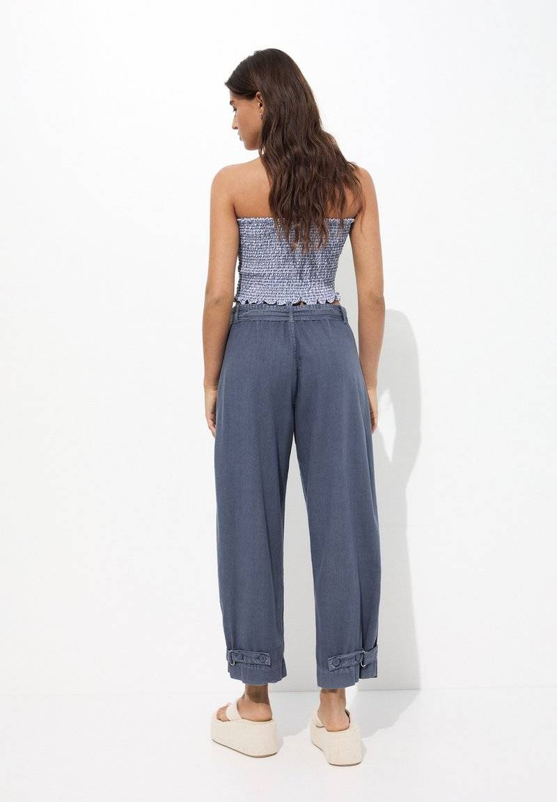 PULL&BEAR PULL&BEAR Trousers - blue Top Angebot
