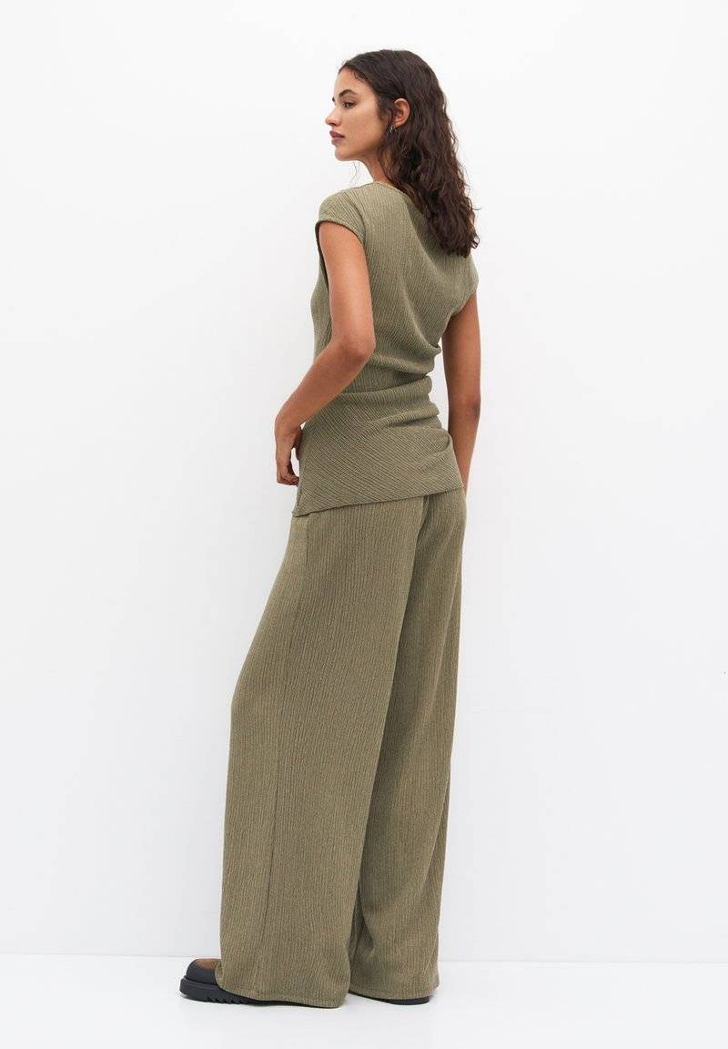 PULL&BEAR PULL&BEAR GATHERED SLEEVELESS - Blouse - khaki Neueste Mode