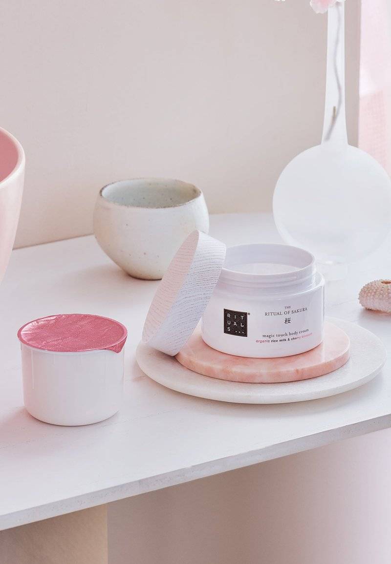 Rituals Rituals BODY CREAM REFILL THE RITUAL OF SAKURA - FLORAL - CHERRY BLOSSOM & RICE MILK - Moisturiser Super Rabatt
