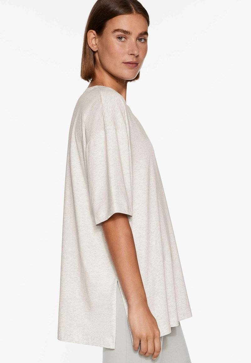OYSHO OYSHO SHORT SLEEVE - Basic T-shirt - mottled light grey Kostenloser Versand international