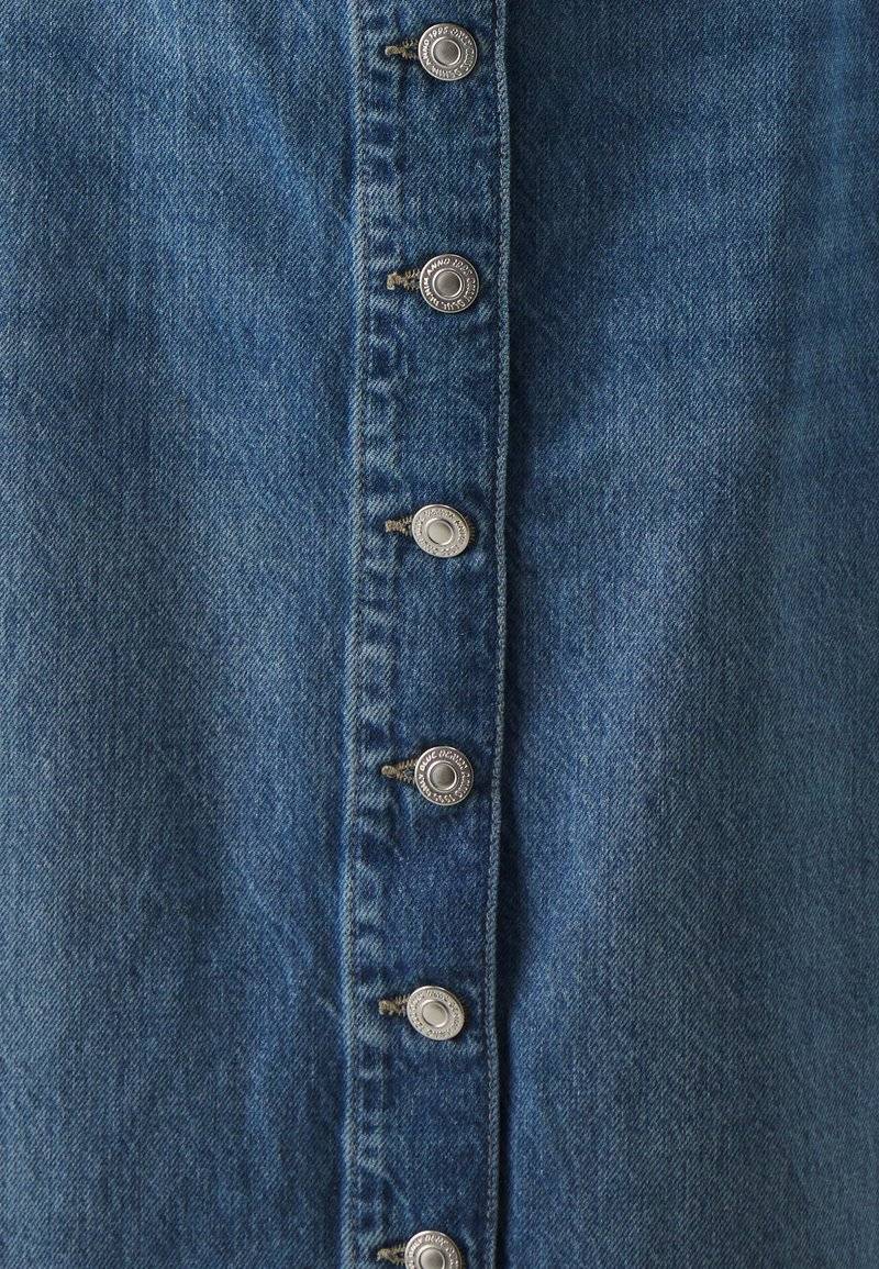 ONLY ONLY ONLCECE MIDI BUTTON SKIRT - A-line skirt - medium blue denim Zeitlich begrenztes Angebot