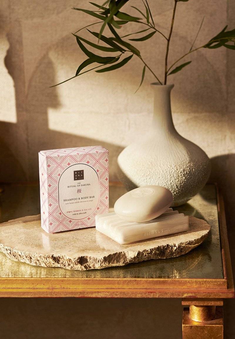 Rituals Rituals THE RITUAL OF SAKURA SHAMPOO & BODY BAR - Soap bar JETZT KAUFEN