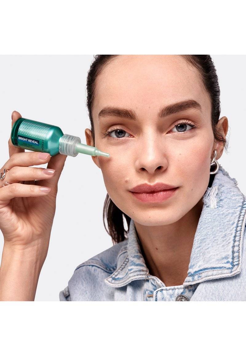 L'Oréal Paris Skin L'Oréal Paris Skin BRIGHT REVEAL DARK SPOT PEELING - Facial scrub & peel Nur noch ein Tag übrig