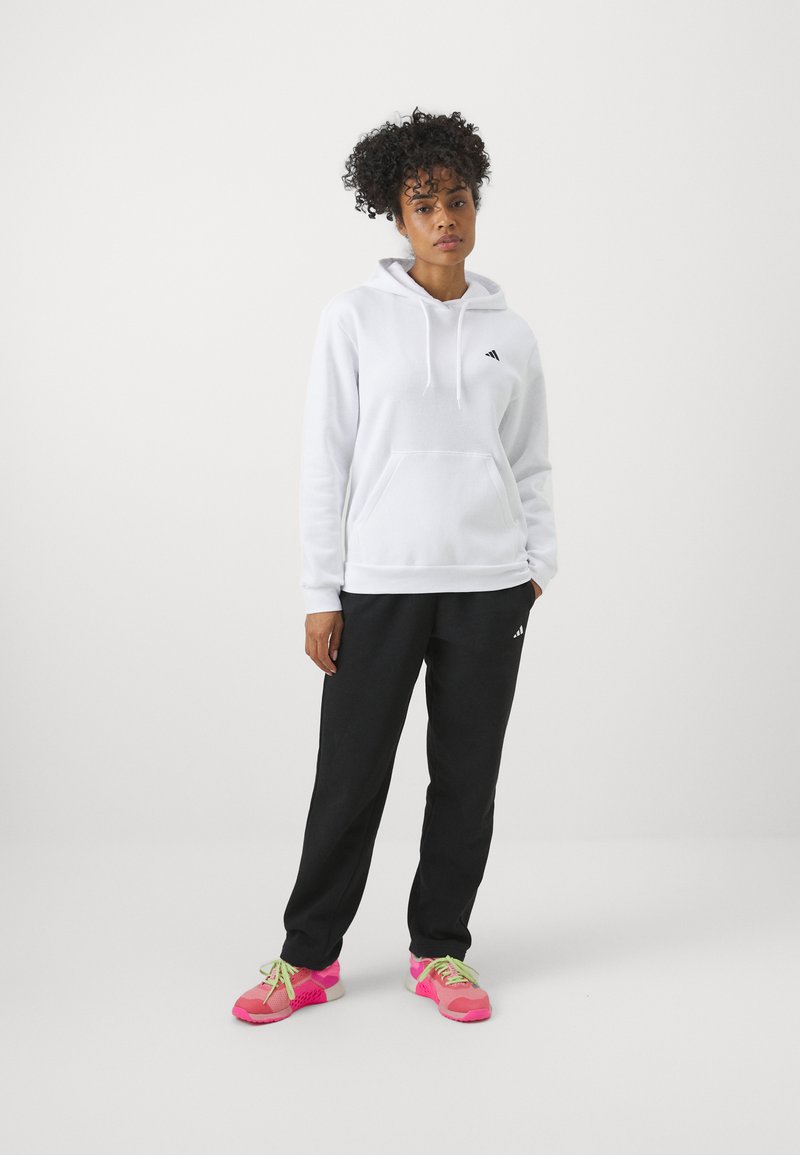 adidas Sportswear adidas Sportswear ESSENTIALS SMALL LOGO FEEL COZY HOODIE - Hoodie - white Wochenangebot