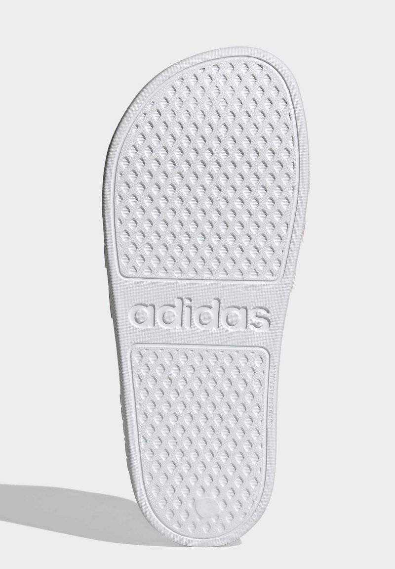 adidas Performance adidas Performance ADILETTE AQUA - Pool slides - white VIP-Rabatte