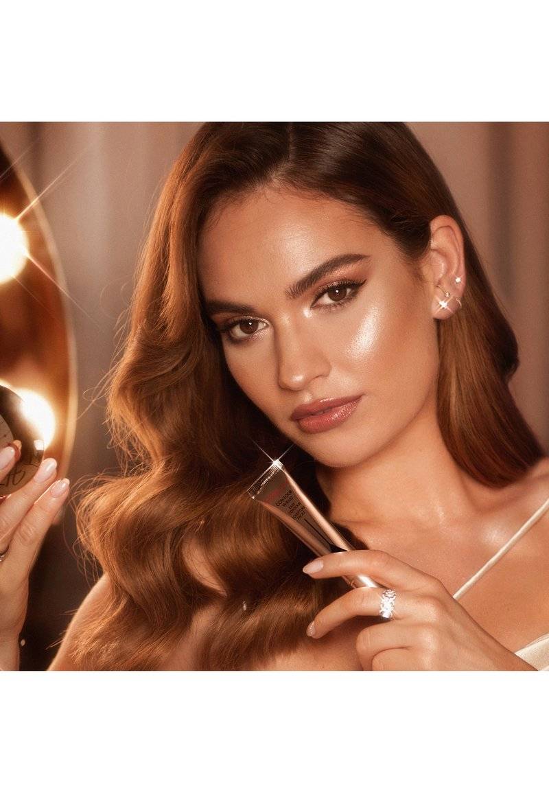 Charlotte Tilbury Charlotte Tilbury HOLLYWOOD CONTOUR LIGHT WAND - Foundation Kostenloser Versand international