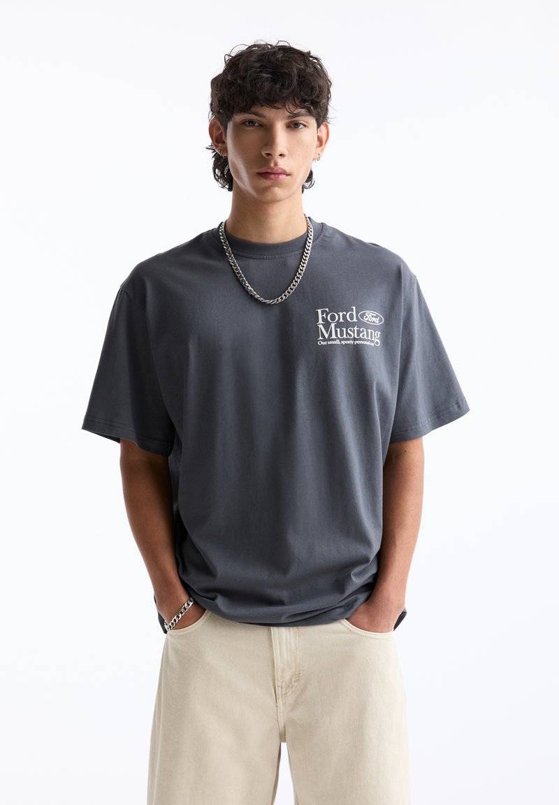 PULL&BEAR PULL&BEAR FORD SHORT SLEEVE - Print T-shirt - grey zollfrei