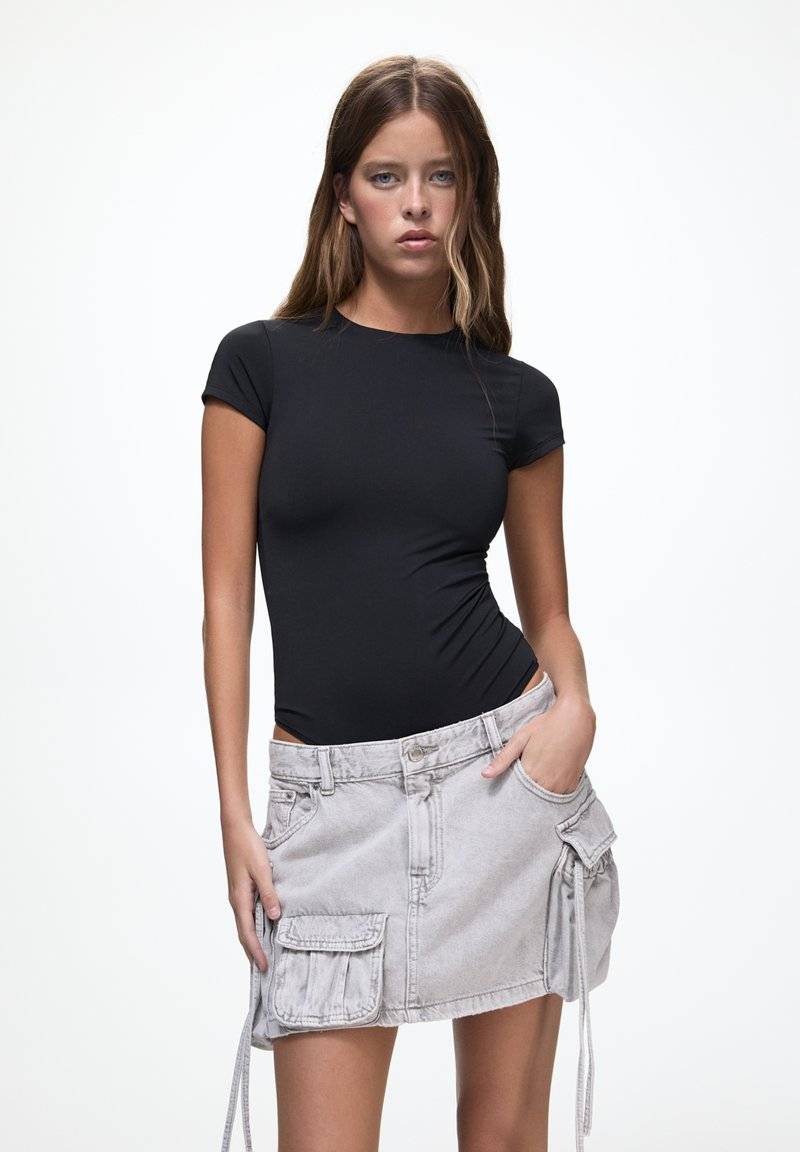 PULL&BEAR PULL&BEAR FITTED SHORT SLEEVE - Basic T-shirt - black 2025