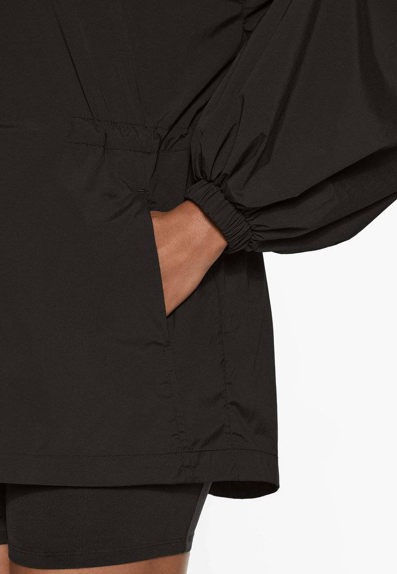 OYSHO OYSHO REPELLENT TECHNICAL - Windbreaker - black Top Angebot