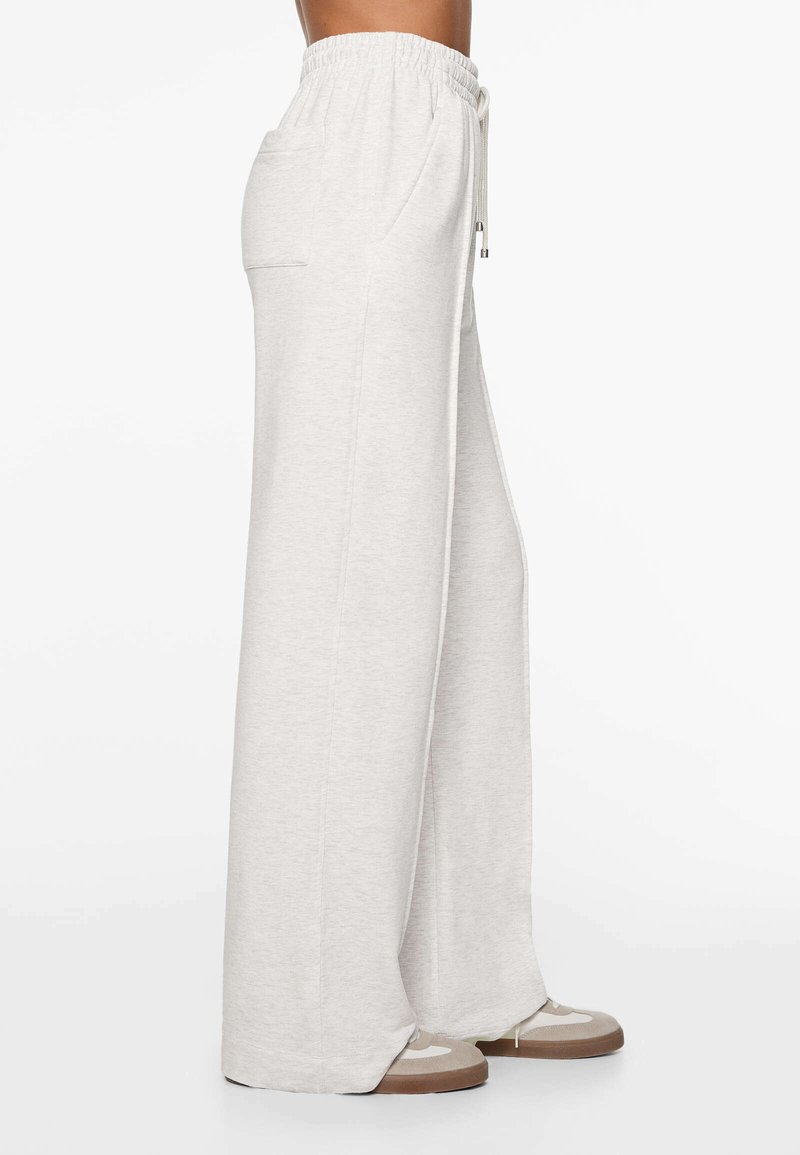 OYSHO OYSHO SOFT TOUCH RELAXED STRAIGHT-LEG - Tracksuit bottoms - mottled light grey Räumungsverkauf