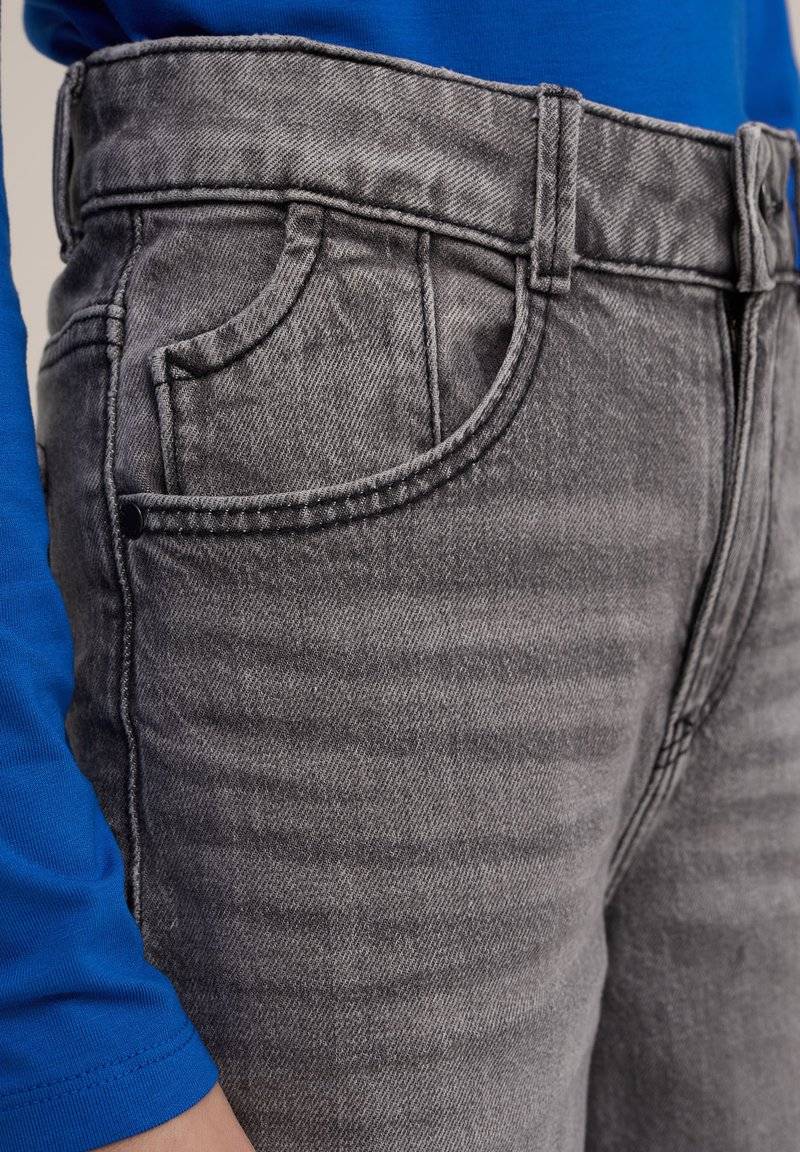 WE Fashion WE Fashion BLUE RIDGE - Flared Jeans - grey Rabatt