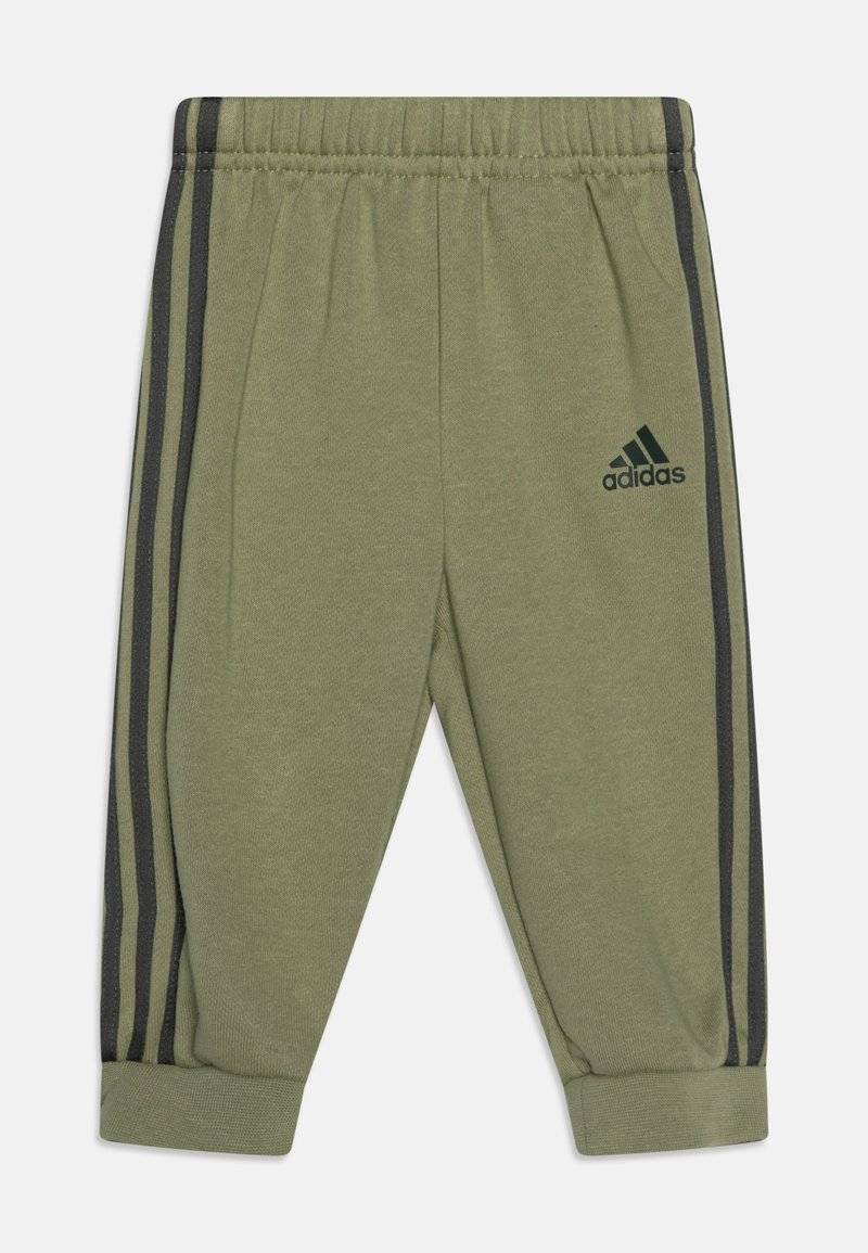 adidas Performance adidas Performance ESSENTIALS ALLOVER PRINTED - Tracksuit - tent green Blitzangebot