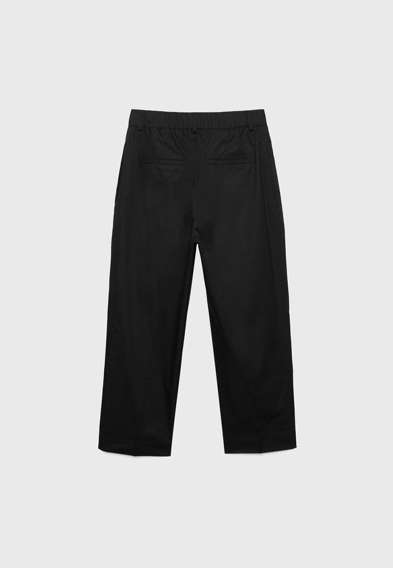 Stradivarius Stradivarius CARROT WITH DARTS DETAIL - Trousers - black Rabatt