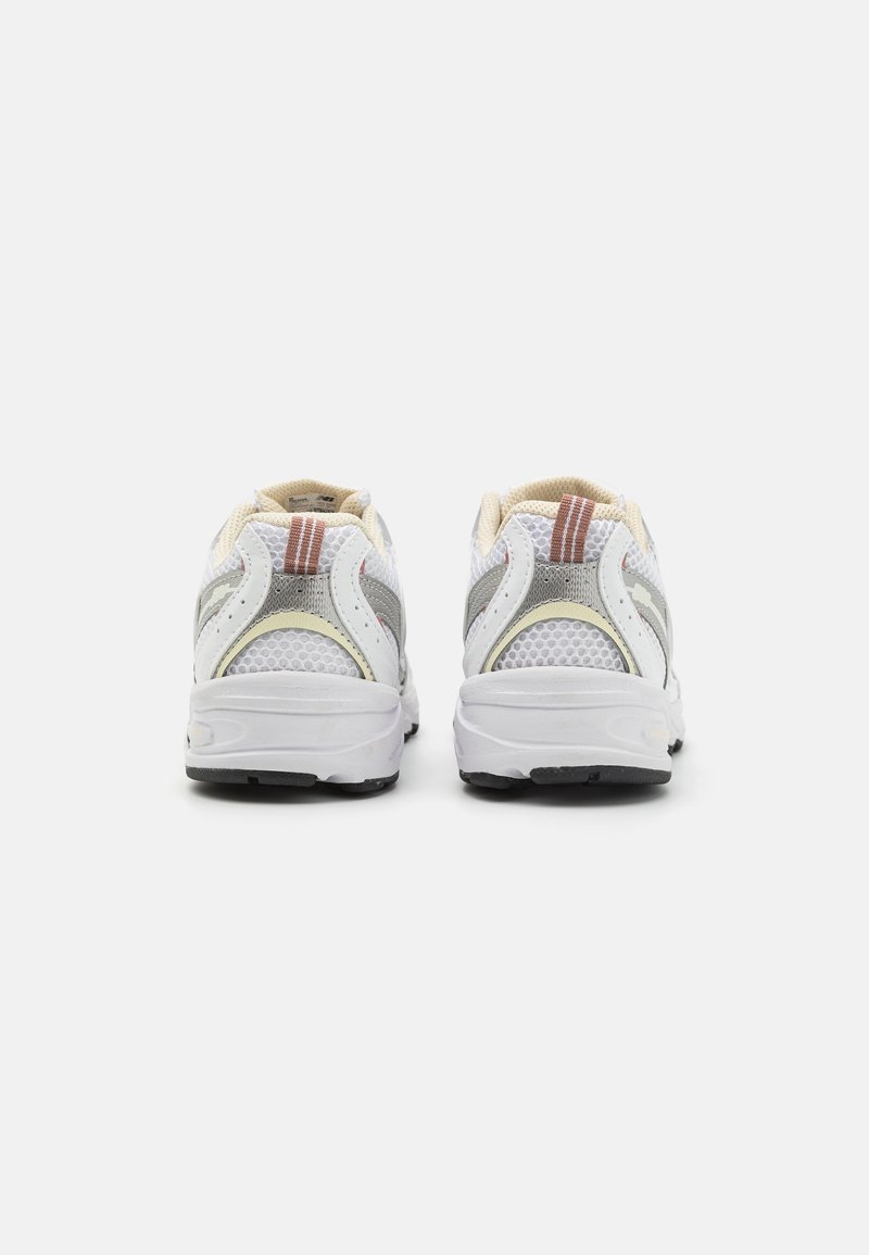 New Balance New Balance 530 UNISEX - Trainers - white Fabrikladen