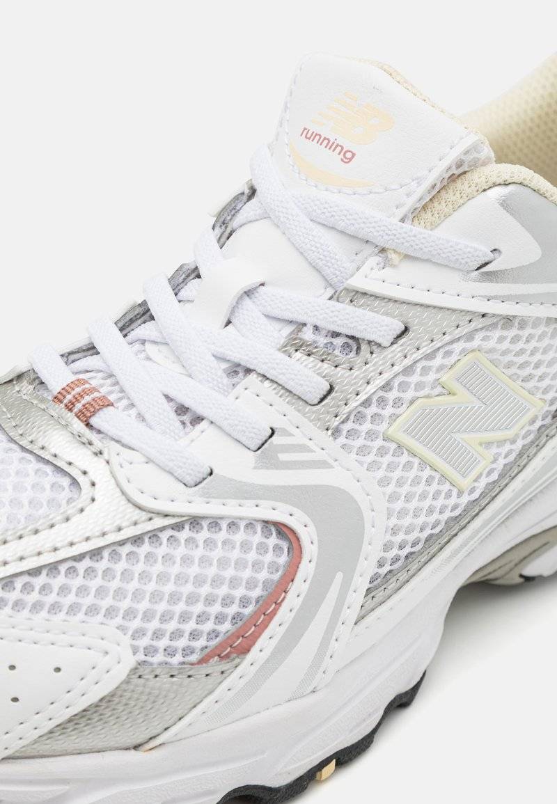 New Balance New Balance 530 UNISEX - Trainers - white Fabrikladen