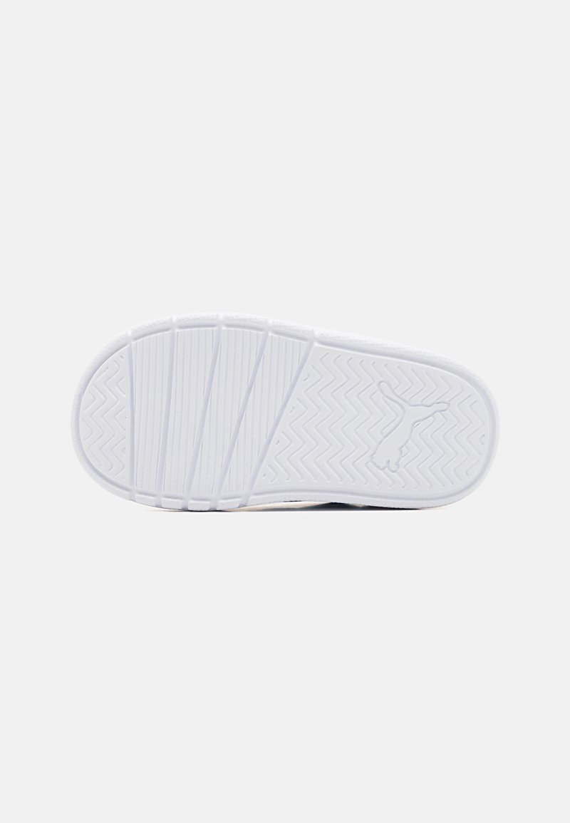 Puma Puma COURTFLEX V3 EASE IN UNISEX - Training shoe Kostenloser Versand