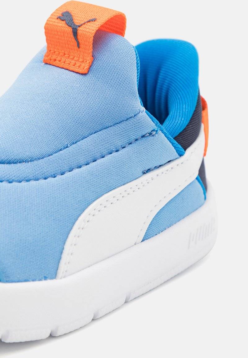 Puma Puma COURTFLEX V3 EASE IN UNISEX - Training shoe Kostenloser Versand