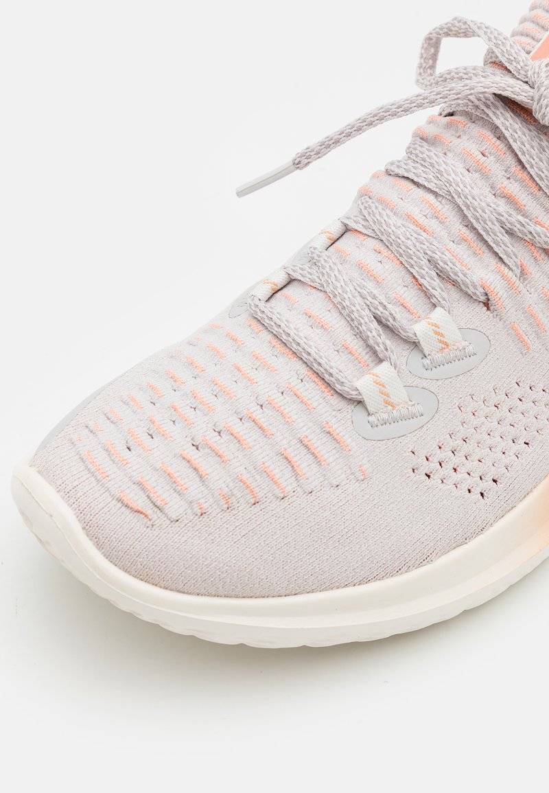 Under Armour Under Armour FLOW DYNAMIC INT EGRIT - Training shoe Fabrik Onlineshop