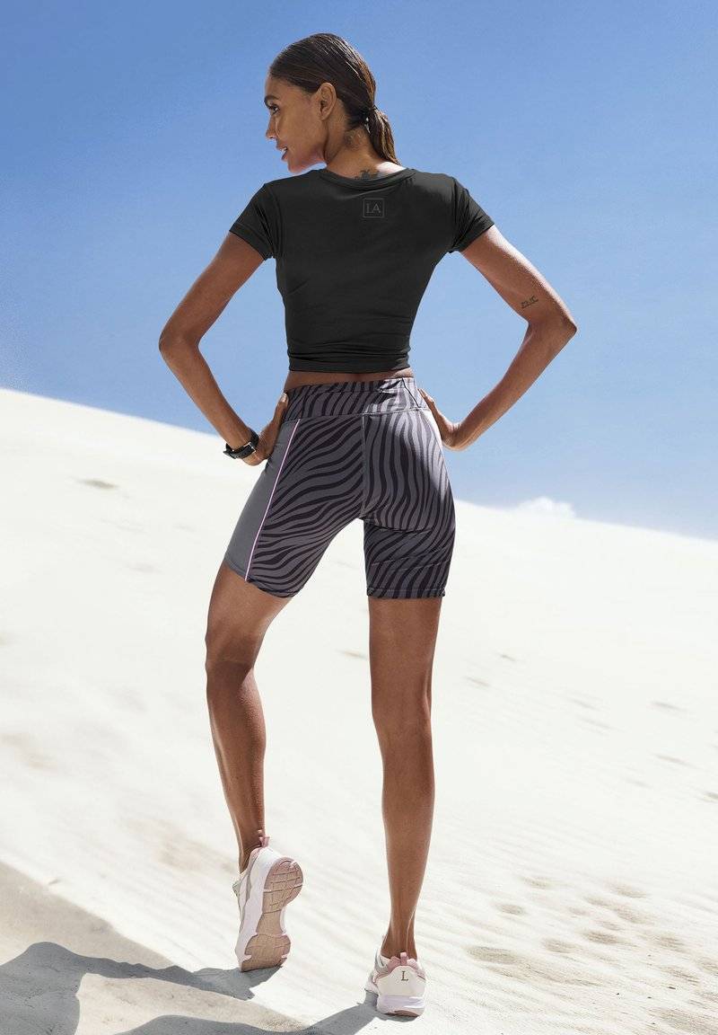 LASCANA Active LASCANA Active Basic T-shirt - schwarz Rabatt