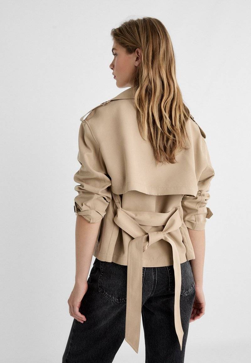 Stradivarius Stradivarius WITH BELT - Summer jacket - beige Top Angebot