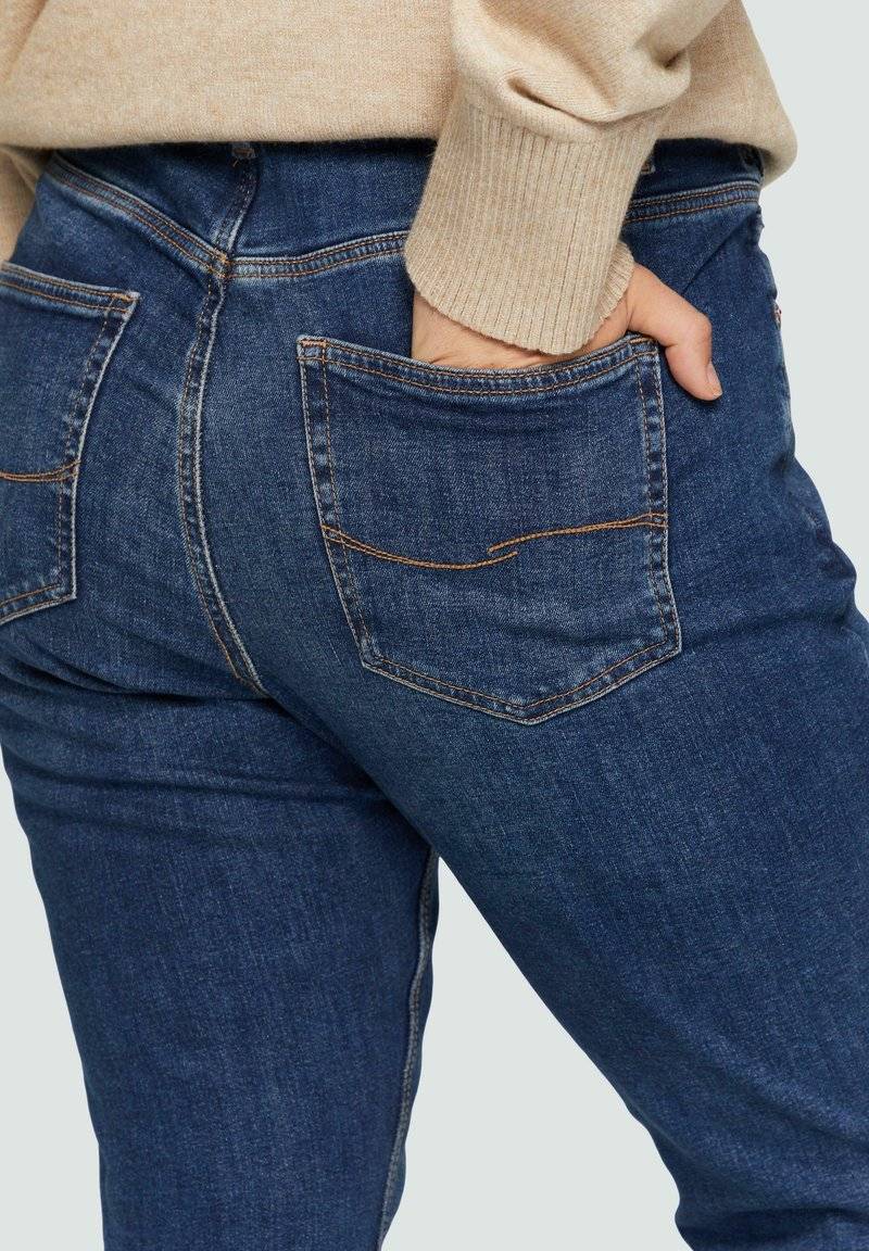 QS QS CURVY MID - Slim fit jeans - blau Exklusive Angebote